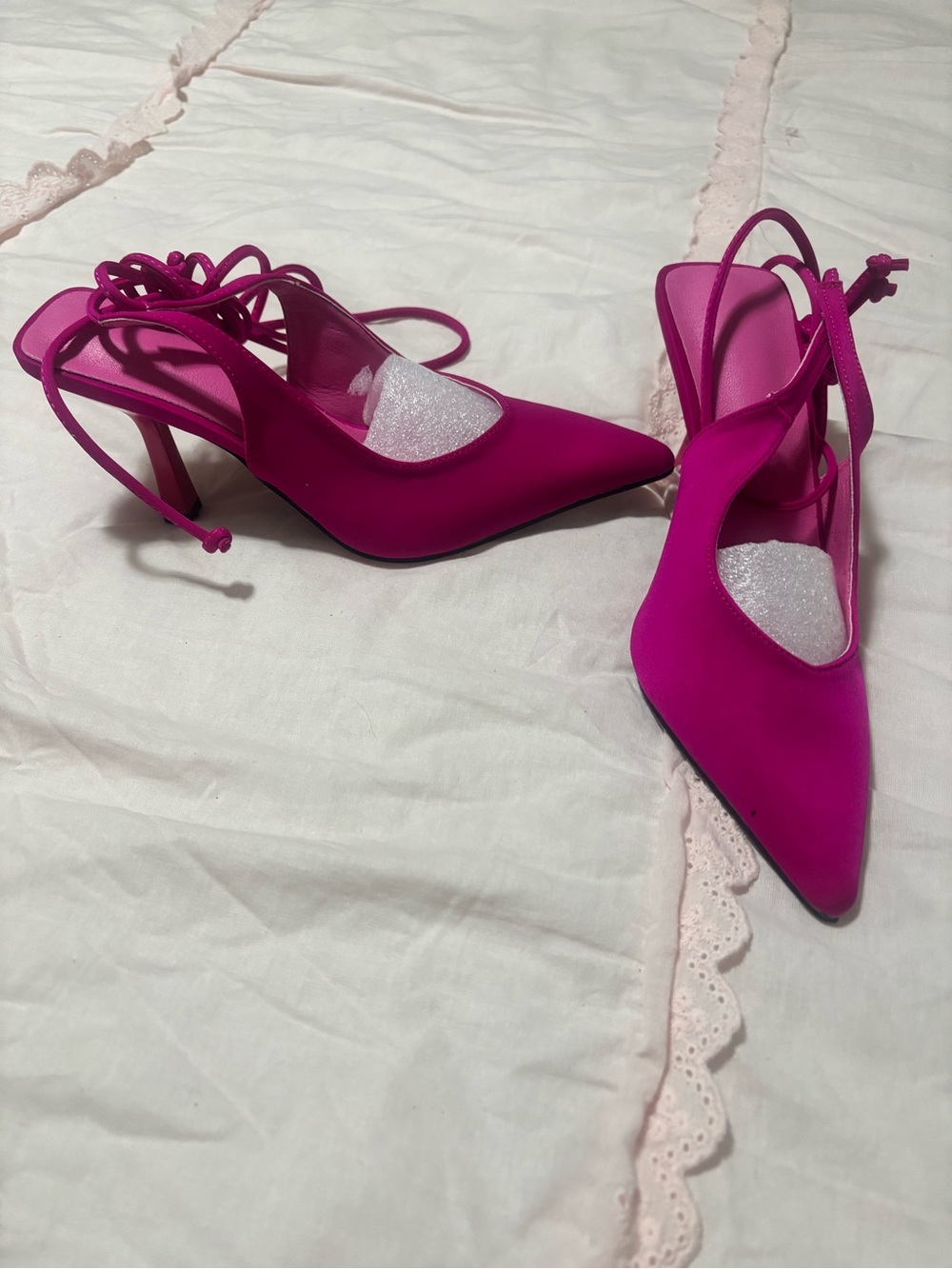 Women's Fuchsia Pointed-Toe Lace-Up Heels